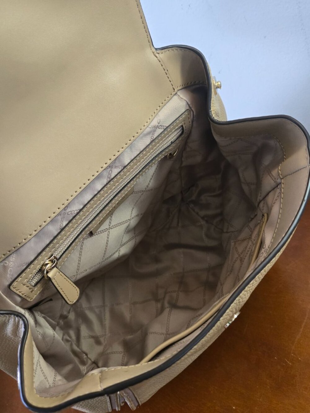 Michael Kors Freya leather backpack - Picture 7 of 10